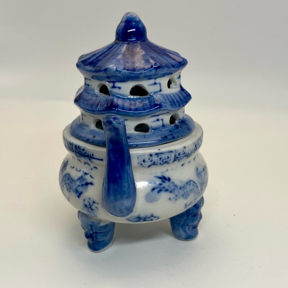 Porcelain pagoda censer - Picture 6 of 14